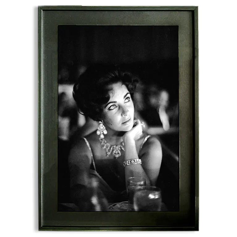 Elizabeth Taylor copy black