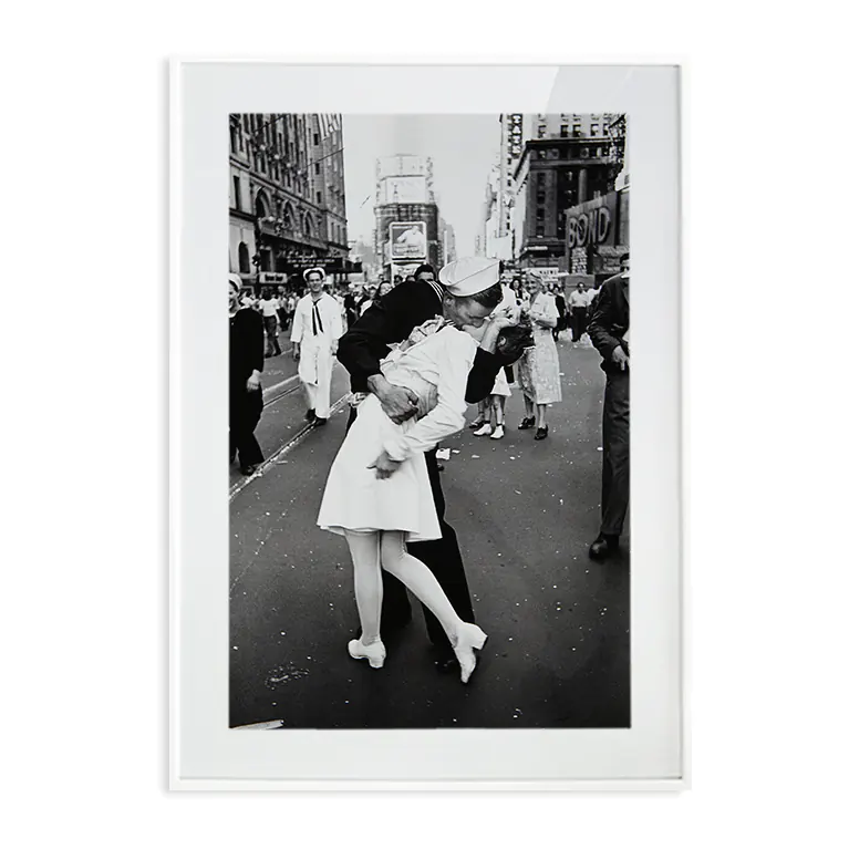 VJ Day Times Square b&w